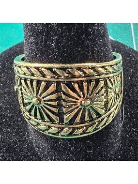 Gold tone ring sunburst floral statement celestial unisex fashion jewelry